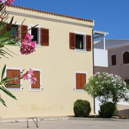 Apartamento Charming Flat In *