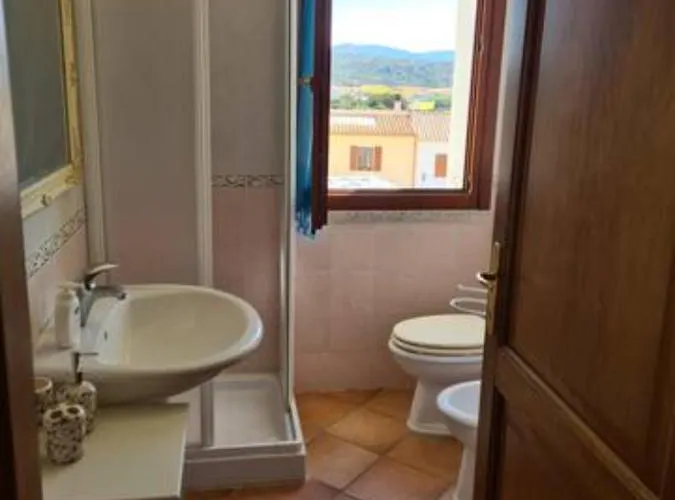 Charming Flat In Apartment Santa Teresa Gallura